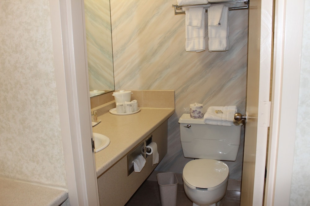 East Norwich Inn-Oyster Bay, Long Island, NY 13/54
