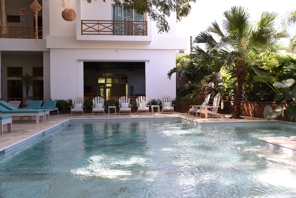 Saman Boutique Hotel 46/50
