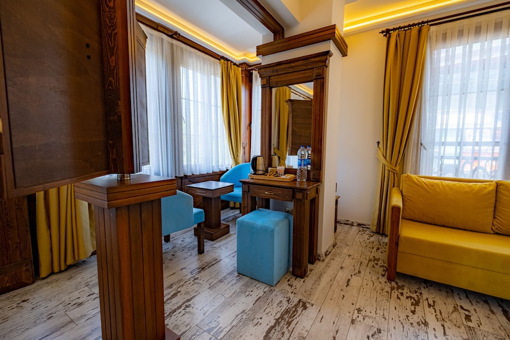 Reis Royal Hotel 66/80