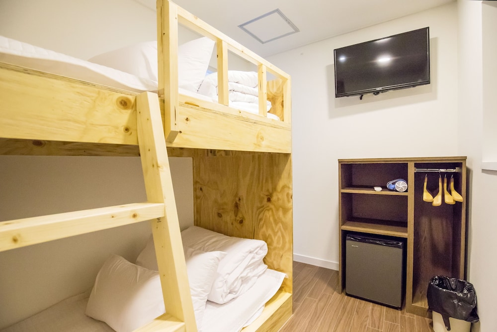 Room, Twin Beds, Bunk Bed, No Window