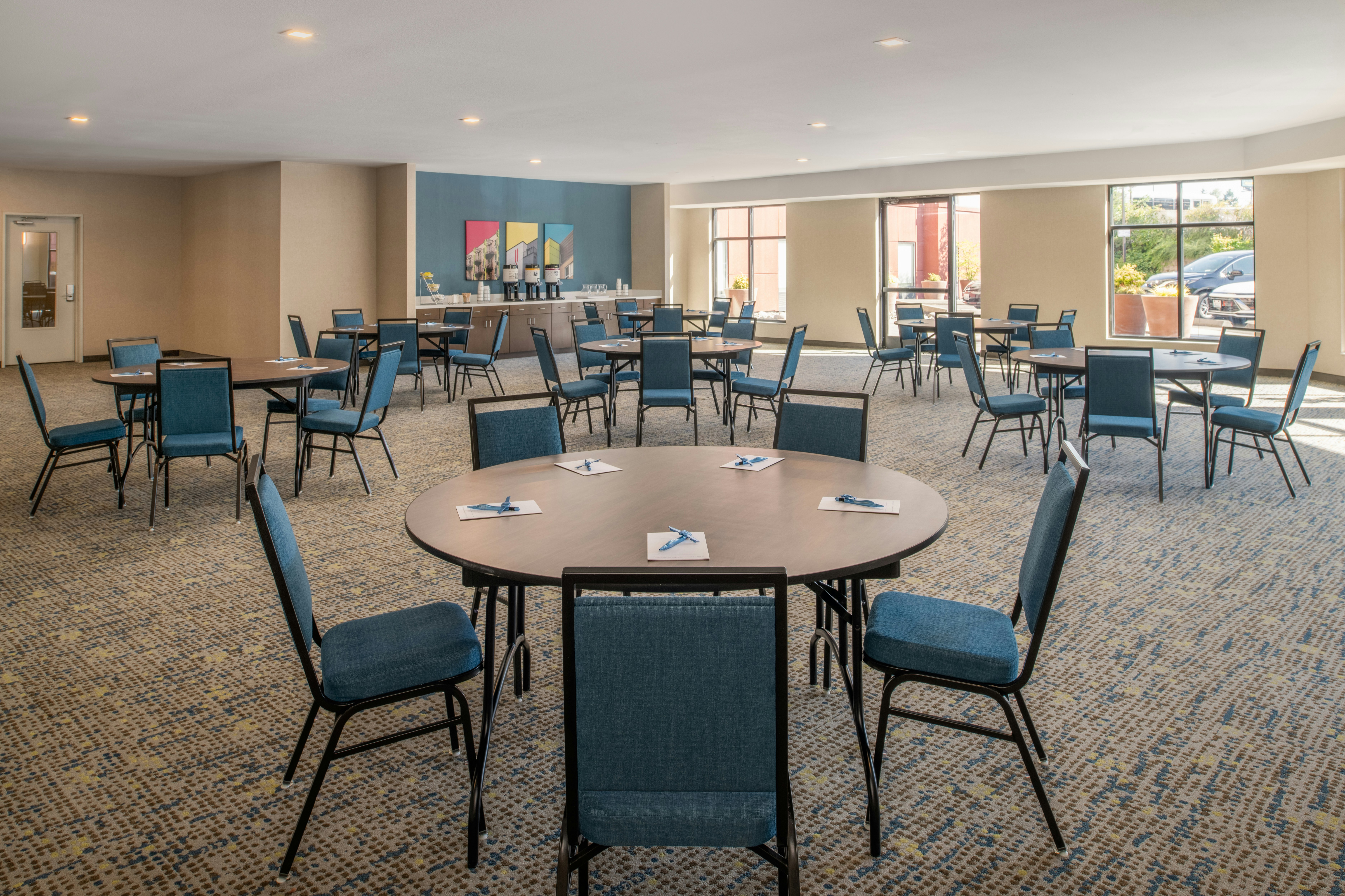 Hampton Inn and Suites Seattle-Airport/28th Ave 27/31