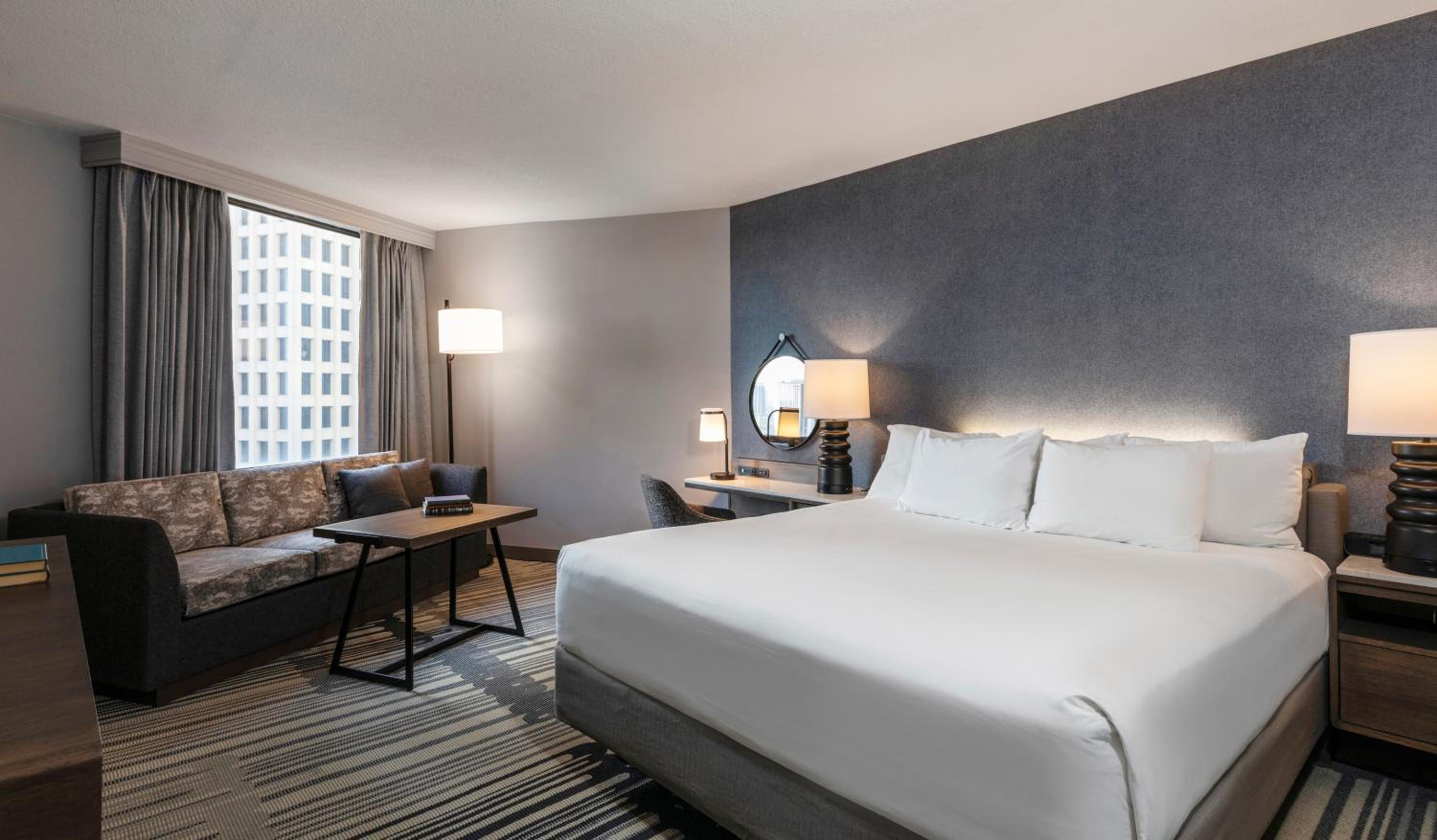 ROOM, KING BED, HIGH FLOOR