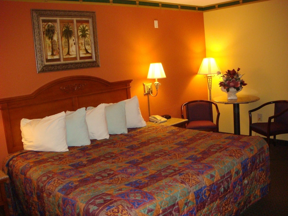 Mountain Inn and Suites Dunlap 4/22