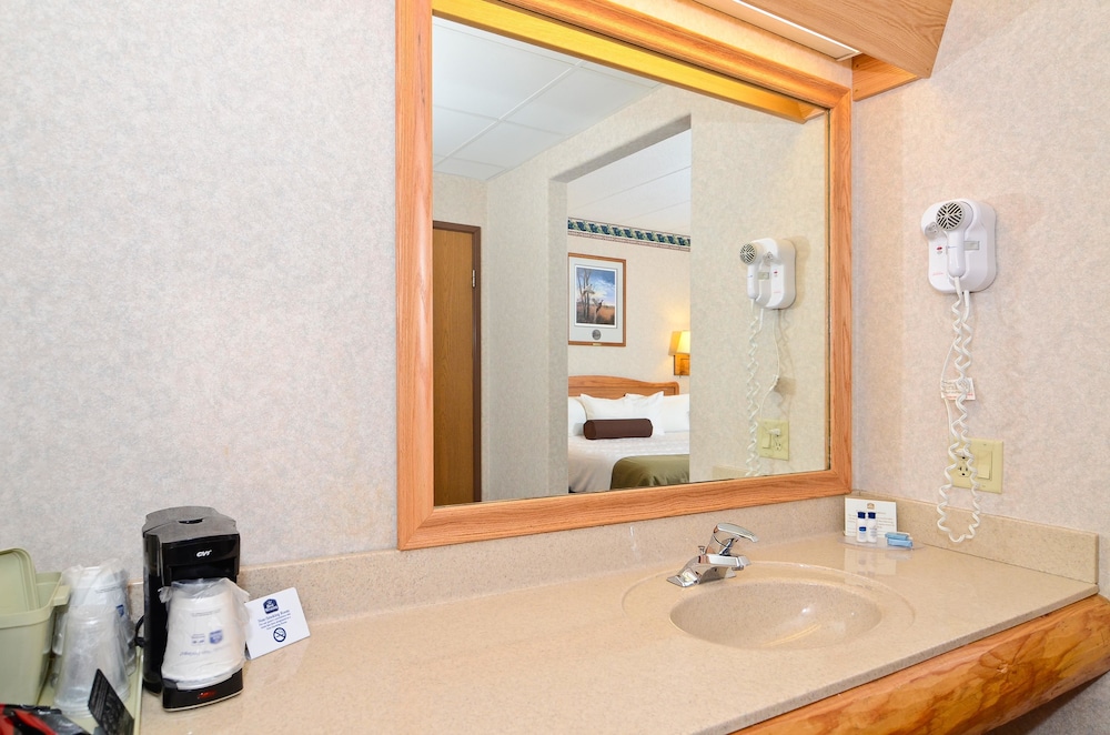 Best Western Northwoods Lodge 22/39