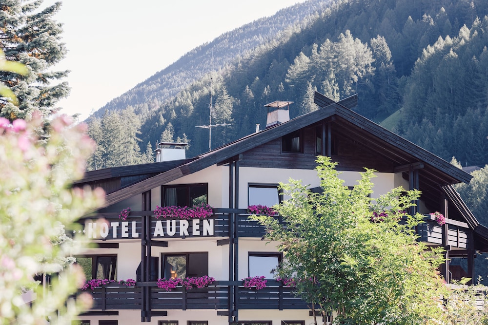 Hotel Auren 3/48