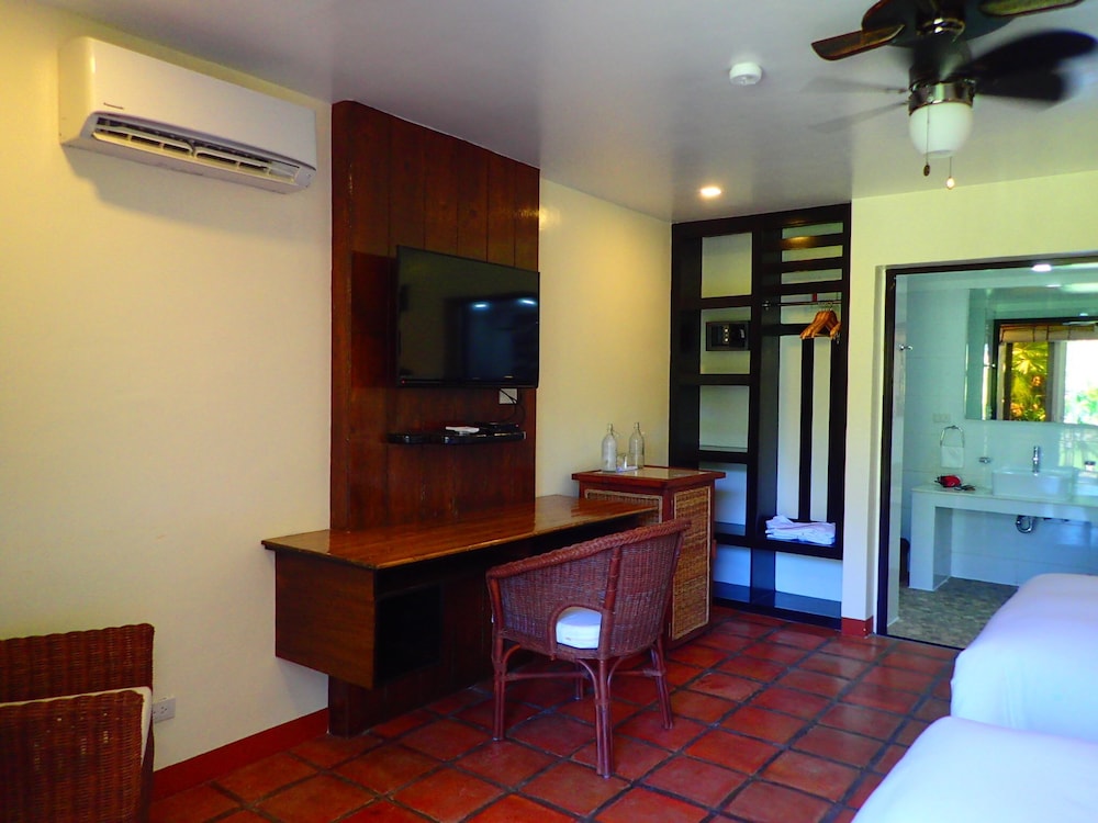 Edgewater Dive & Spa Resort 44/73
