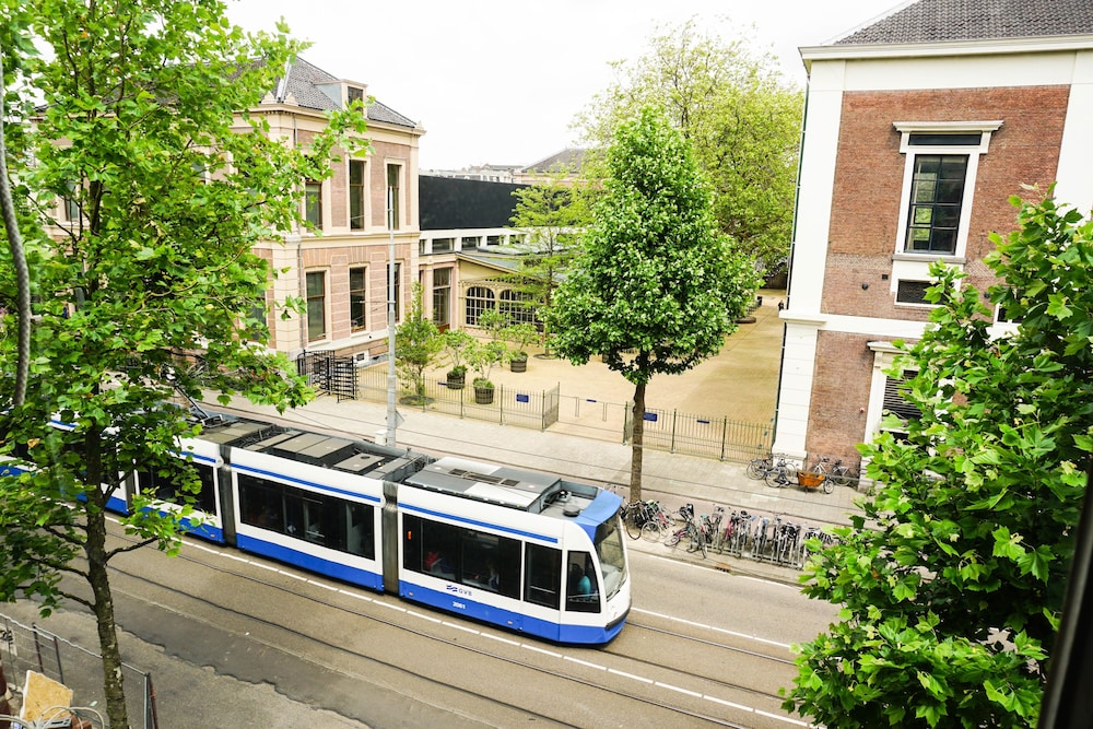 De Jonker Urban Studios & Suites 2/60