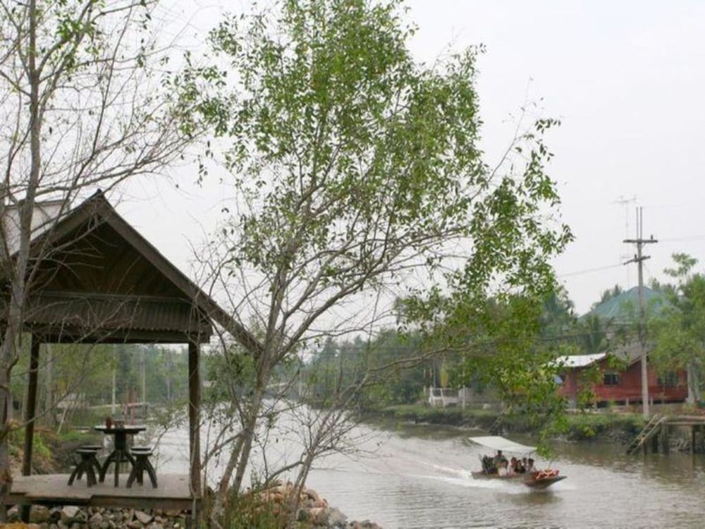 Amphawa Club 48/57