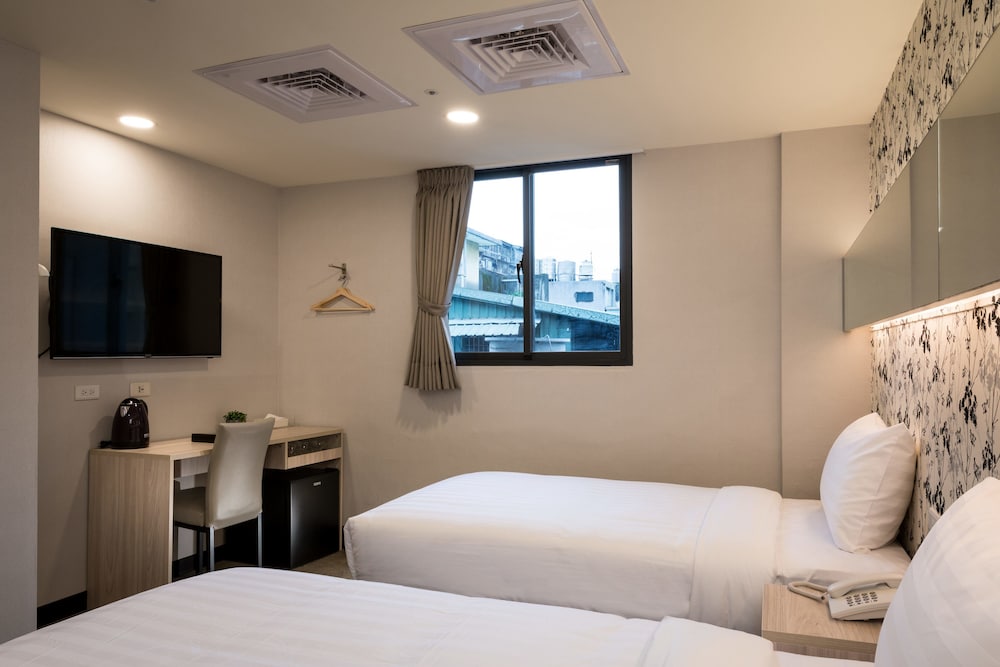 Urhome Hotel 24/62