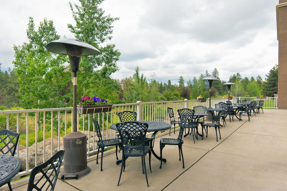 Oxford Suites Spokane Valley 49/64