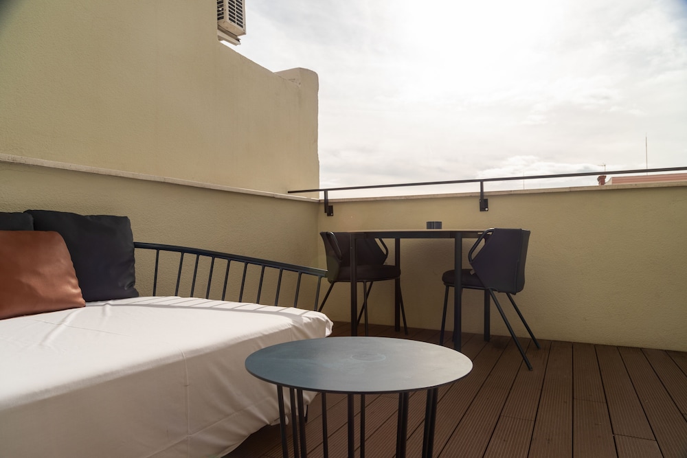 Smartrental Collection Gran Via Centric 43/50