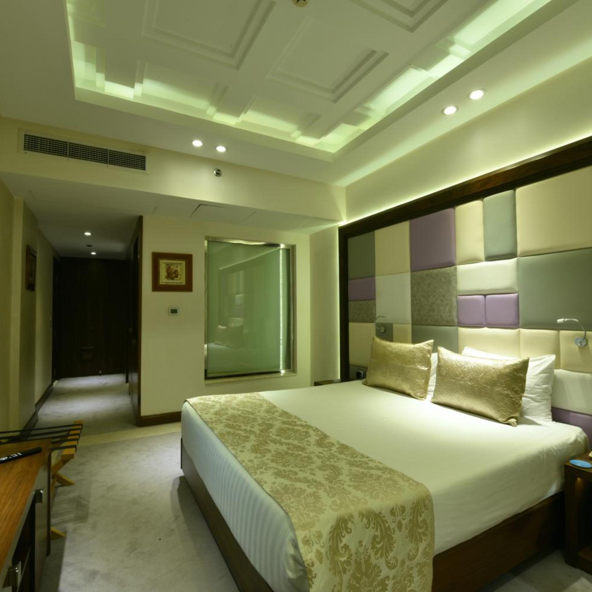 Standard, Double or Twin Bed