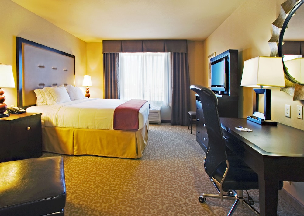 Holiday Inn Express Hotel & Suites Wichita Falls 27/52