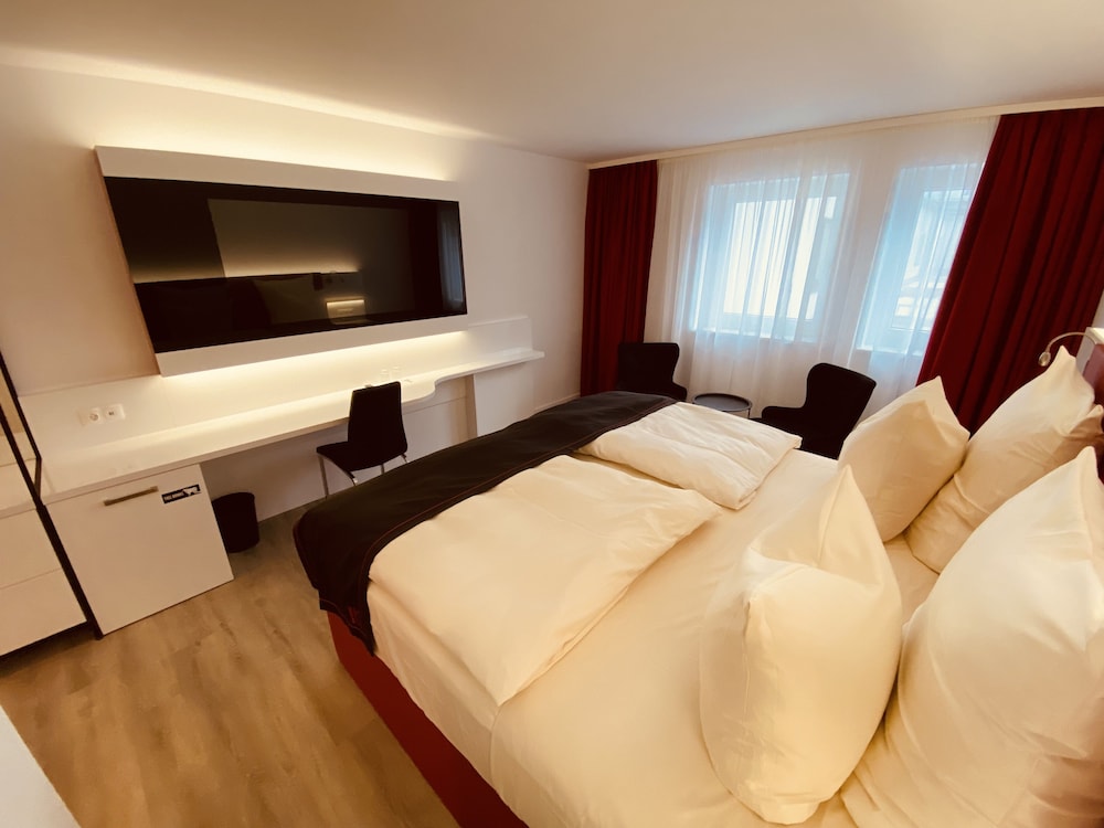 DORMERO Hotel Hof 4/24