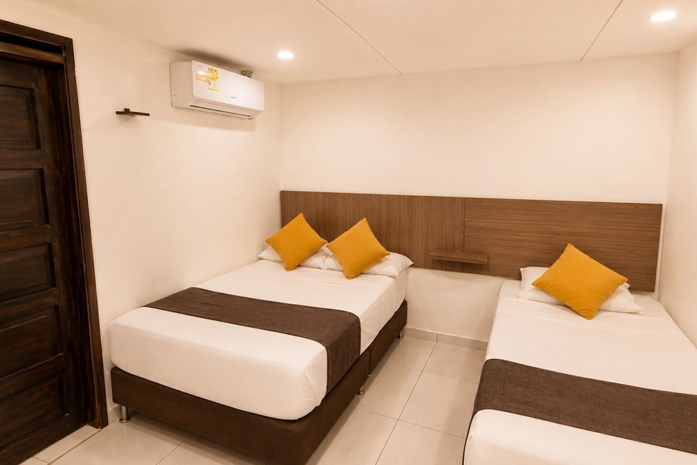 Hotel Helenas 17/50