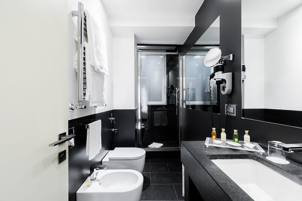 Hotel Mancino 12 16/32