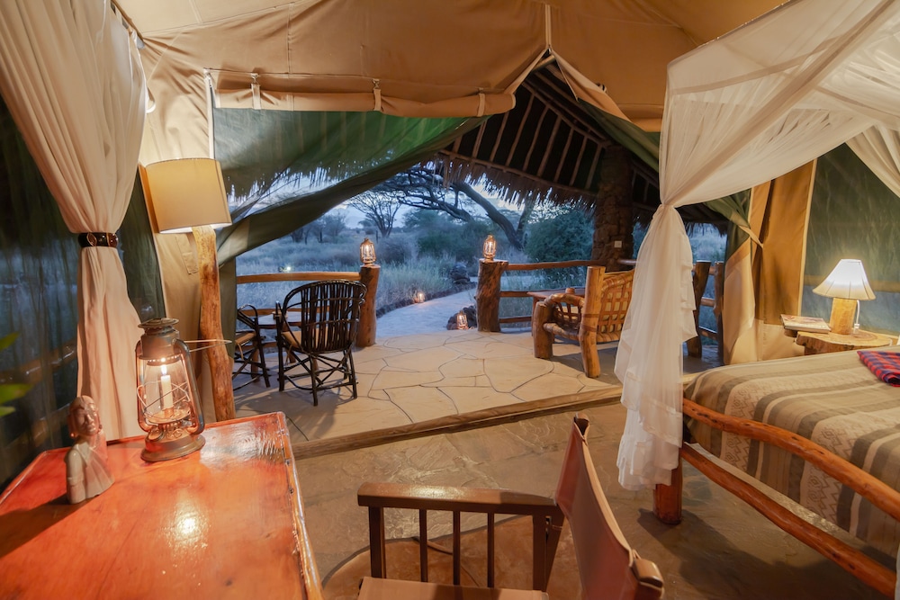 Kibo Safari Camp 24/50