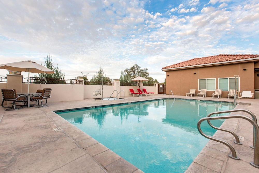 The Oaks Hotel And Suites 43/43