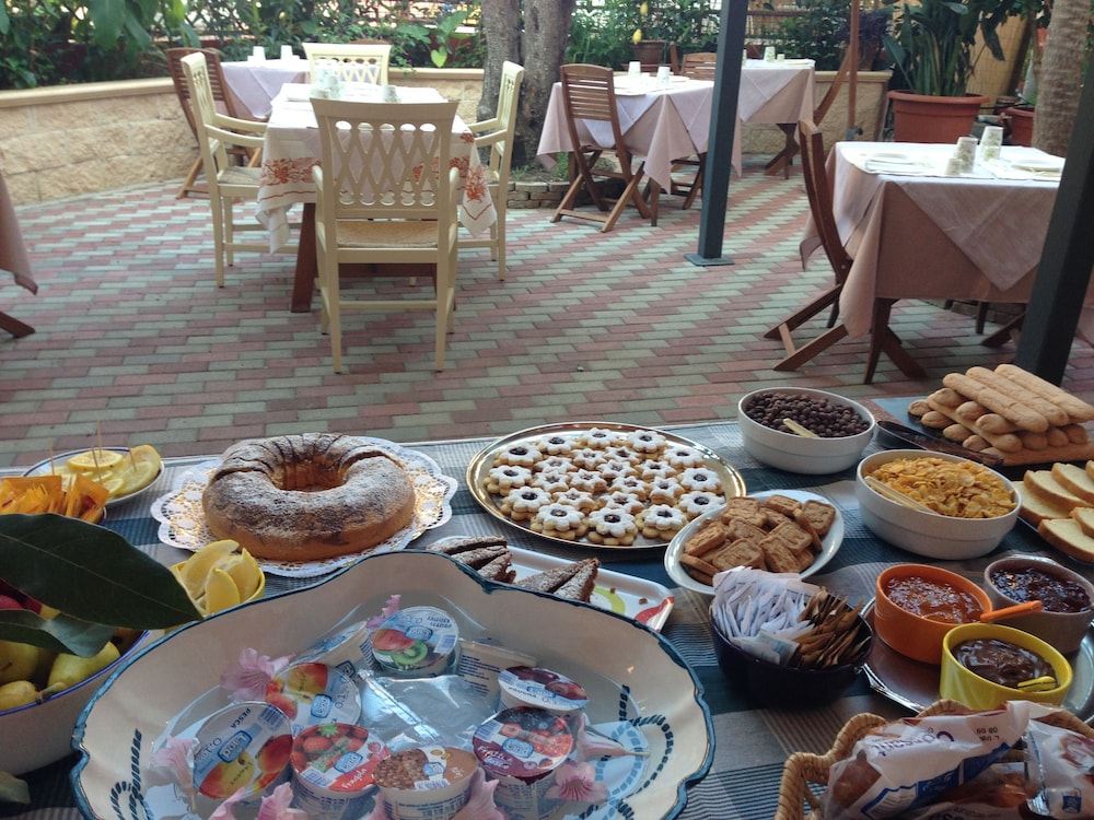 LOCANDA DEGLI ARTISTI 32/50