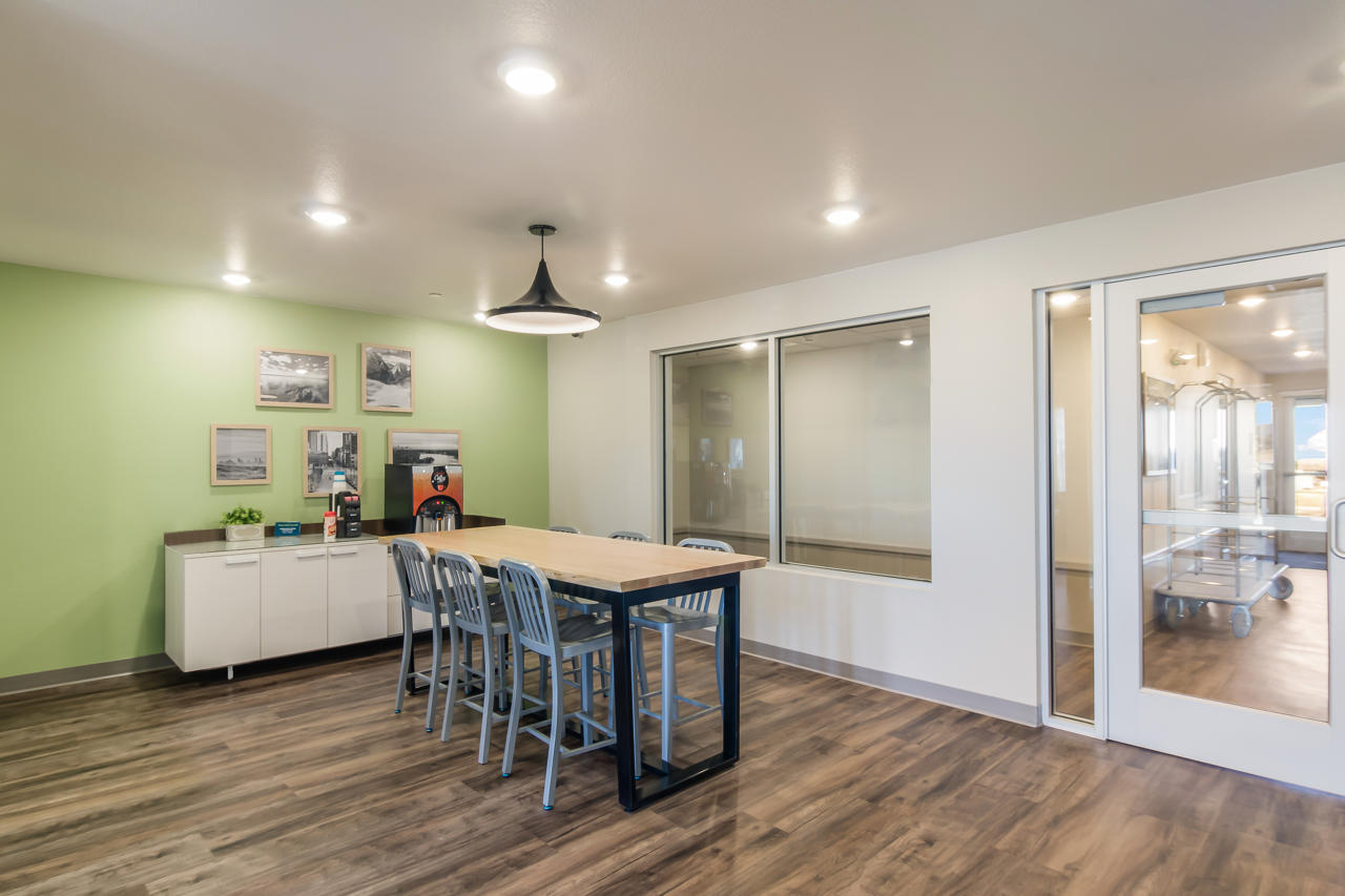 WoodSpring Suites Minot 26/28