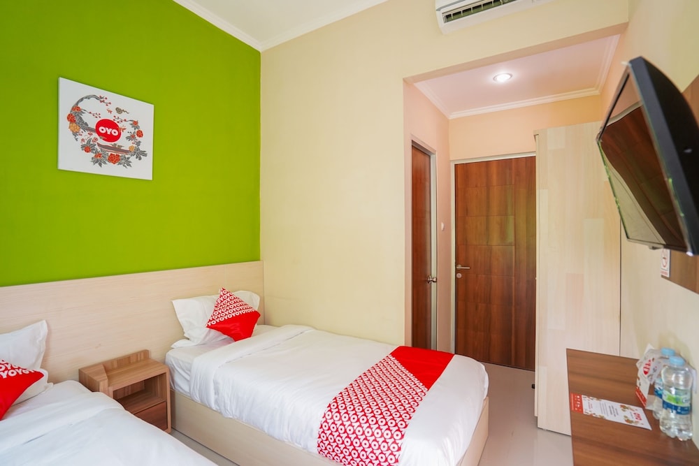 Hotel O Surabaya near Surabaya Town Square formerly Kupang Gunung Residence 23/60