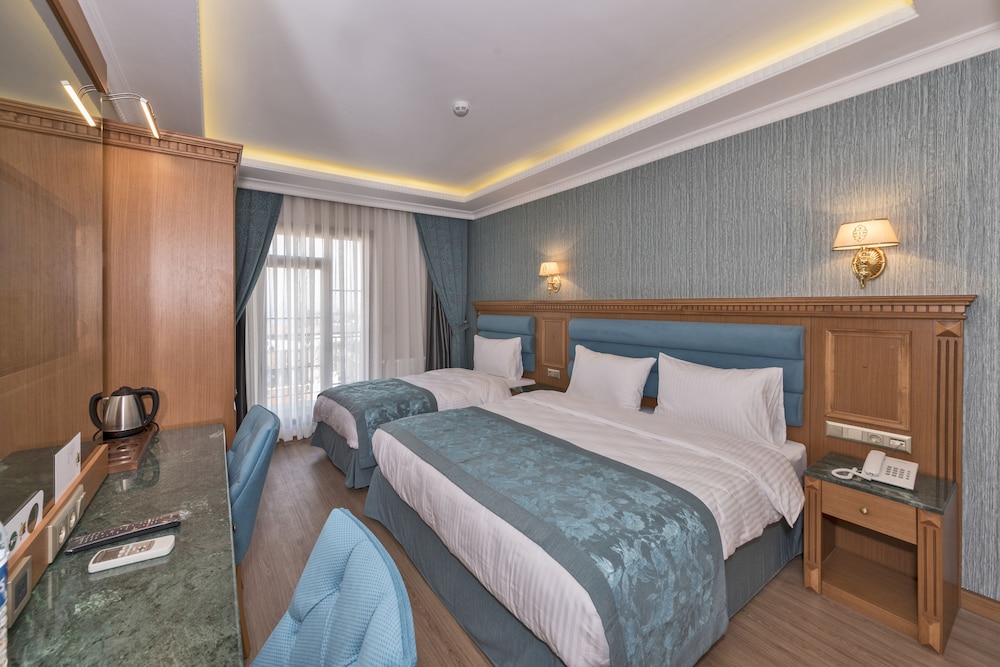 Magnaura House Hotel 24/53