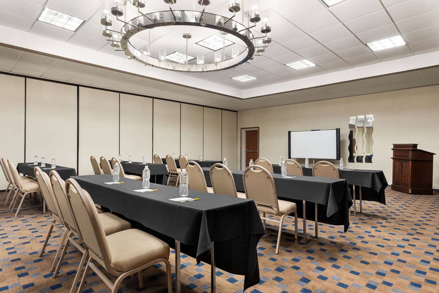 Days Hotel By Wyndham Allentown Airport / Lehigh Valley 41/47