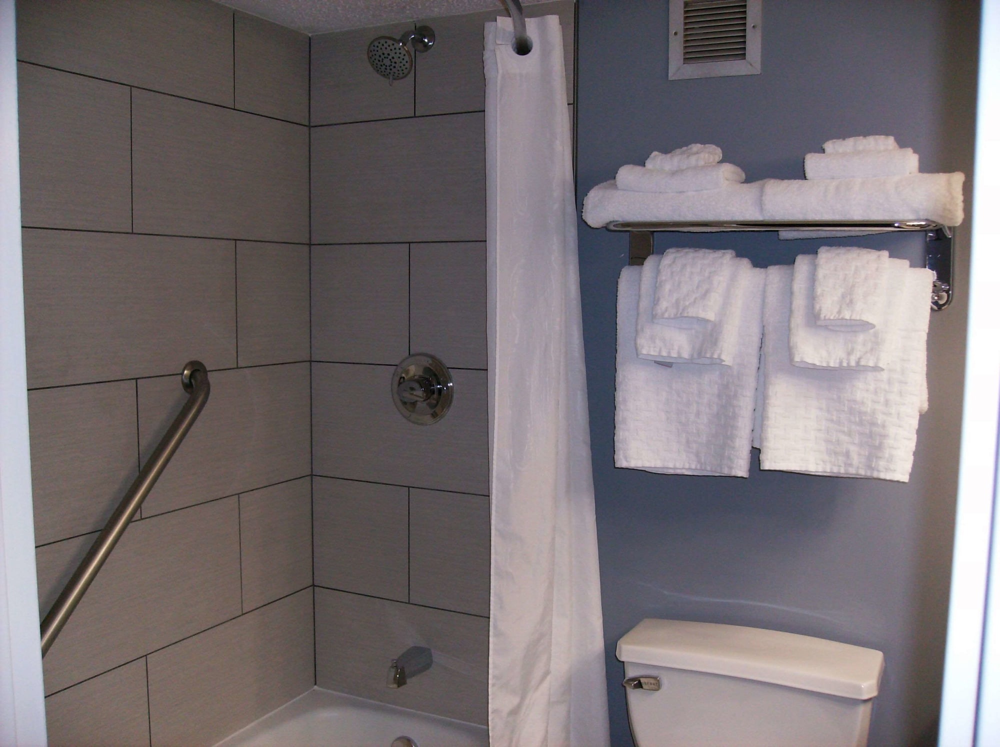 Suite, King Bed, Sofa, Best Western Plus Bradford Inn 2/3