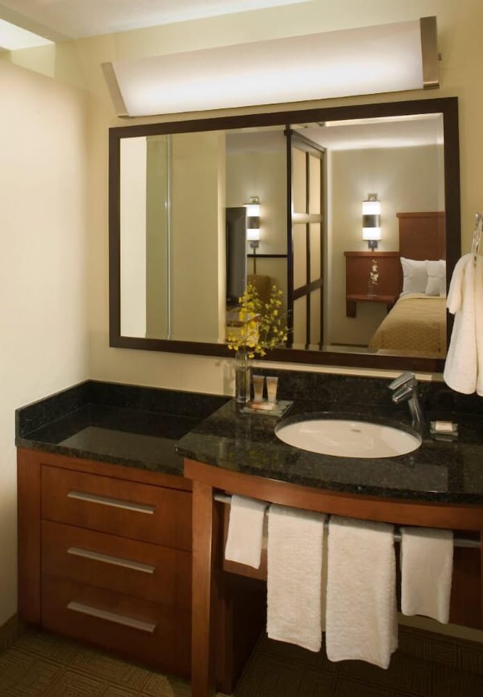 Hyatt Place Milwaukee Airport 34/34