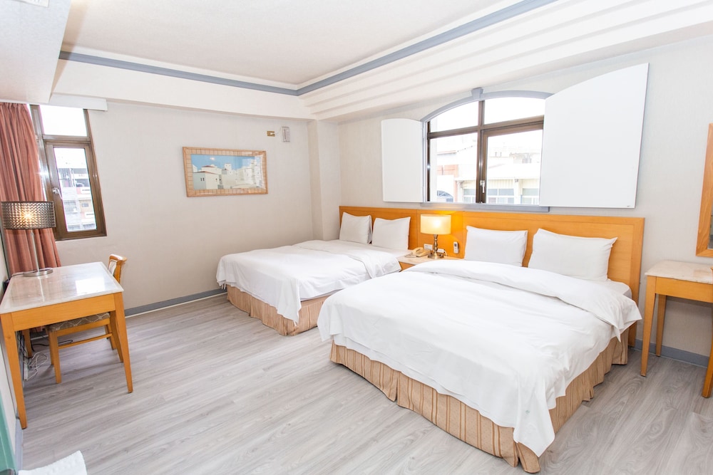 Ardi Hotel 8/45