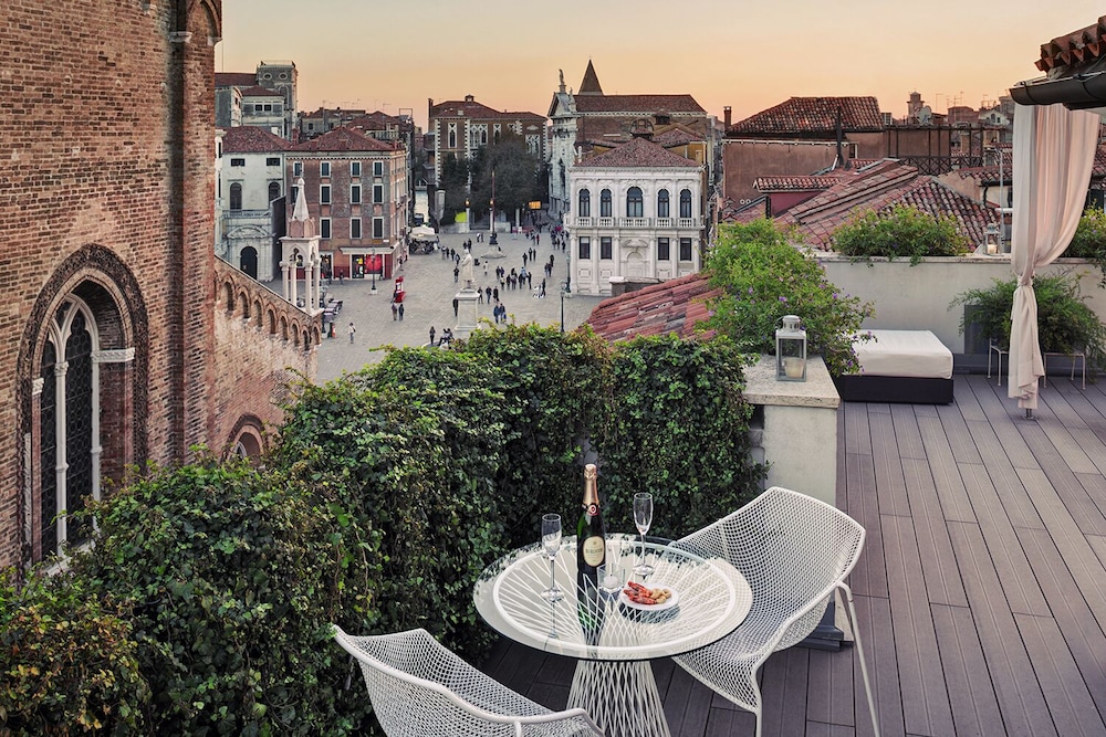 Locanda Fiorita 60/63