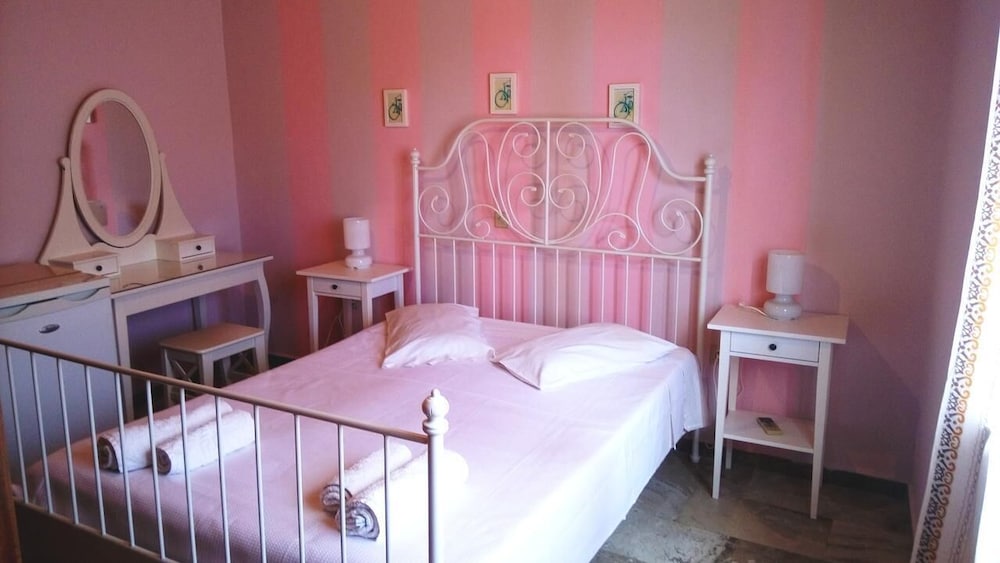 Room, Double Bed, Valley View