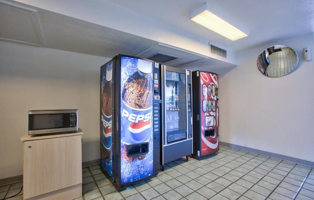 Motel6 Valdosta, GA - University 8/49