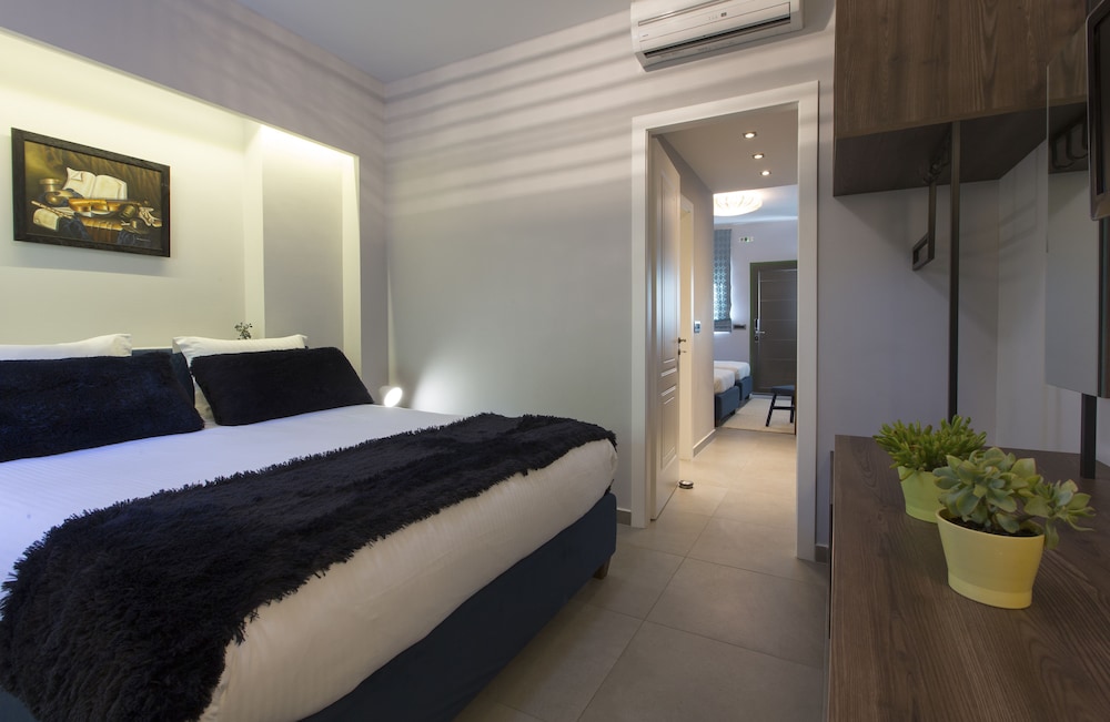 Anthemion Suites And Villas 12/50