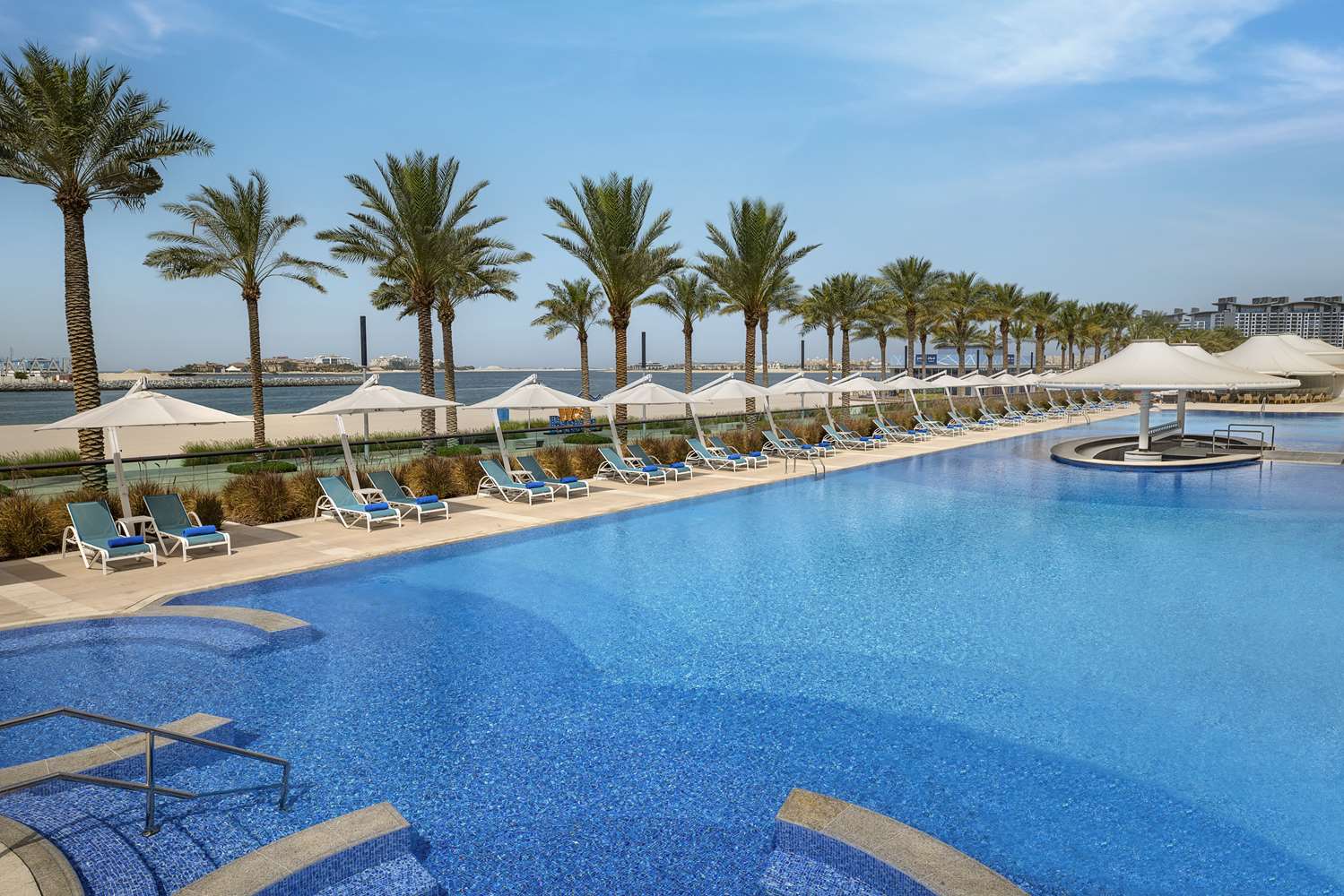 Hilton the Palm 34/82