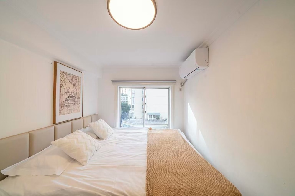 Go, Senior, Apartment, Twin Beds, 2 Double Beds, Electronic Cigarette Only