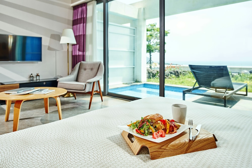 Jeju Bom Museum Stay 60/75
