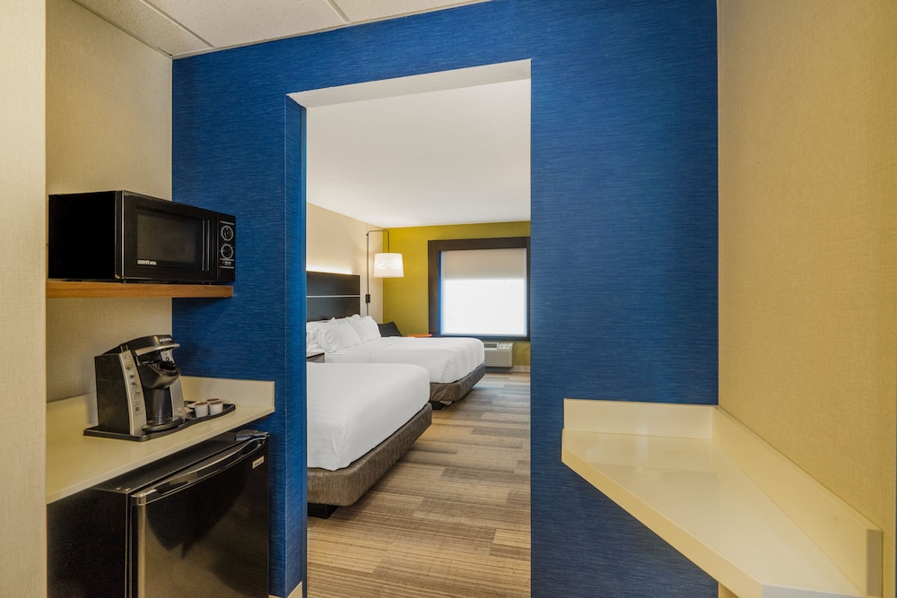 Holiday Inn Express Bloomsburg 26/74