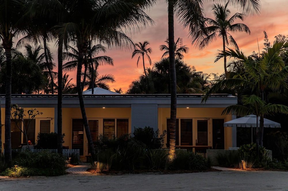 Islander Resort 2/76