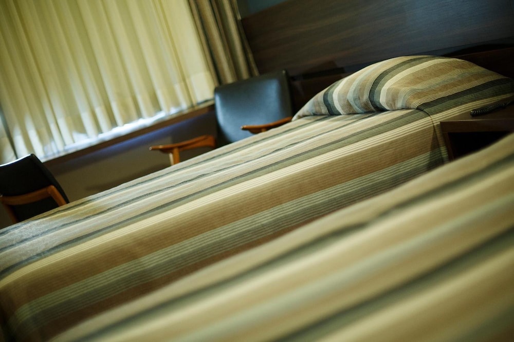 Eston Hotel 26/38
