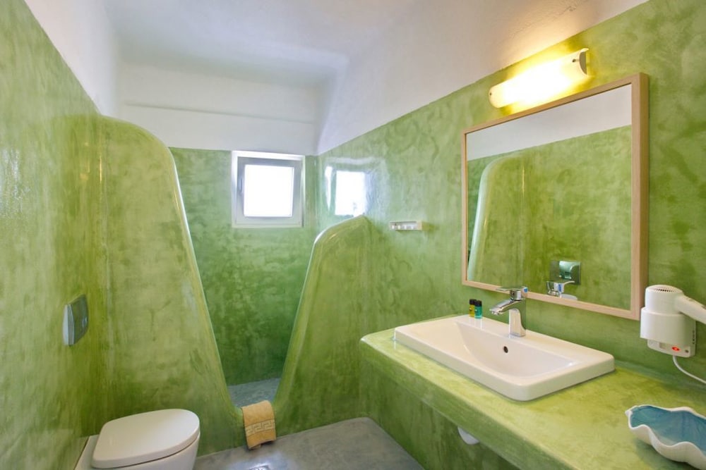 DELUXE, SUITE, SEA VIEW, JETTED TUB