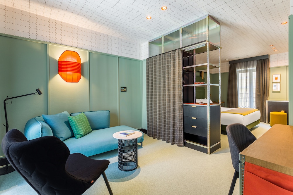 Room Mate Giulia 59/79