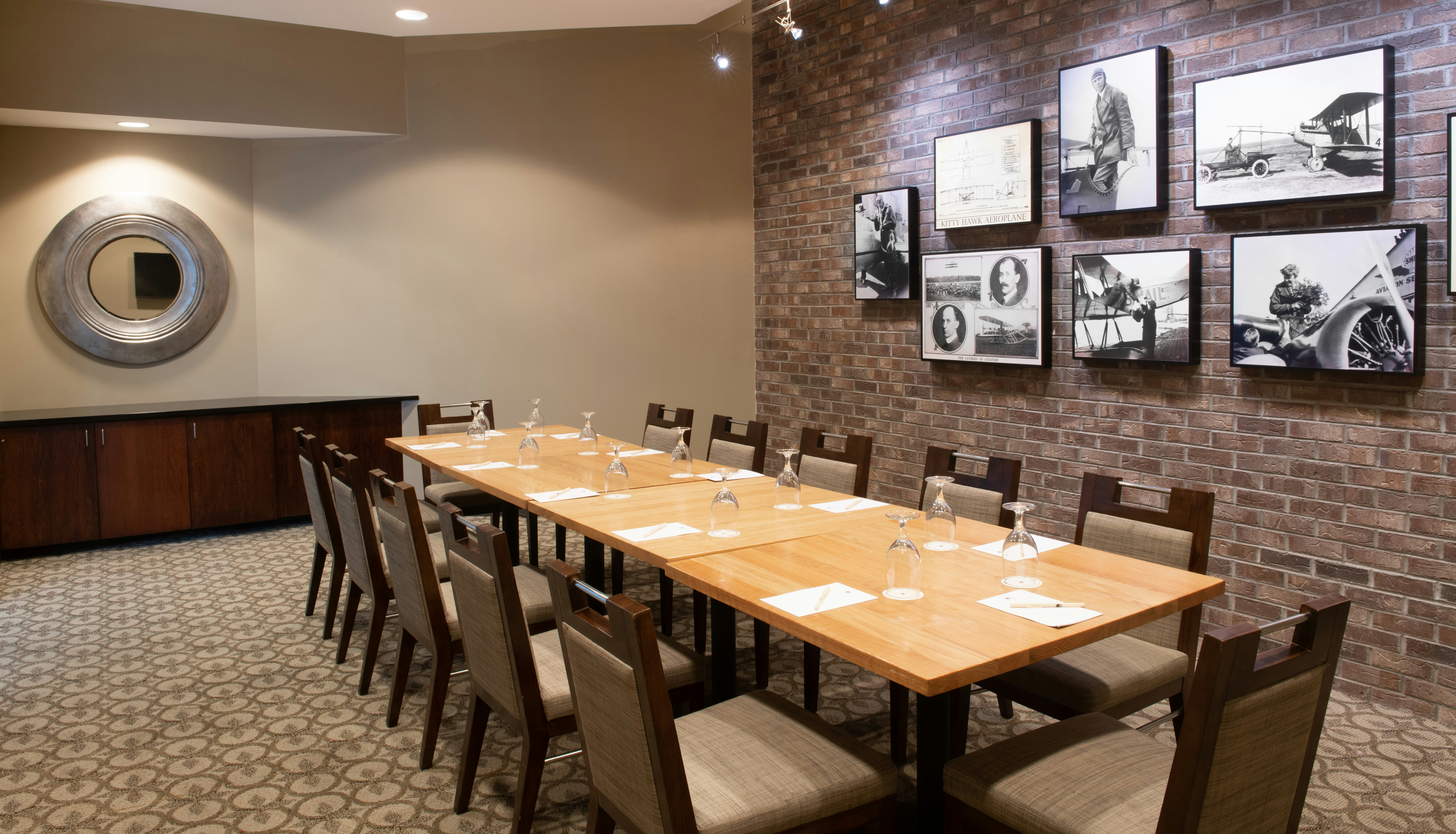 DOUBLETREE BY HILTON HOTEL AND SUITES CHARLESTON AIRPORT 36/60