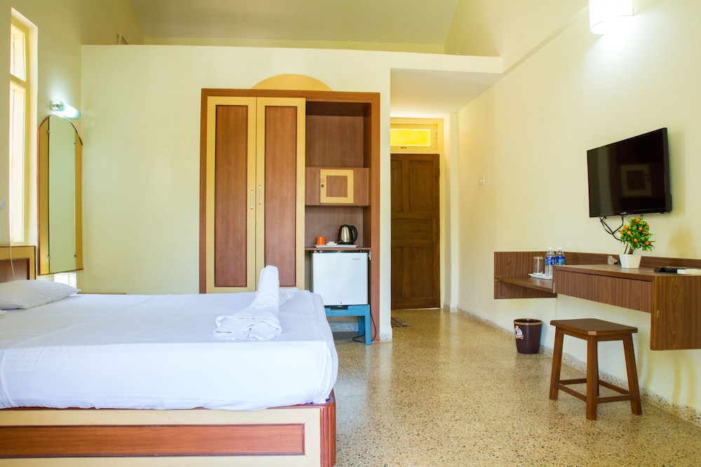 CARINA BEACH RESORT 27/59