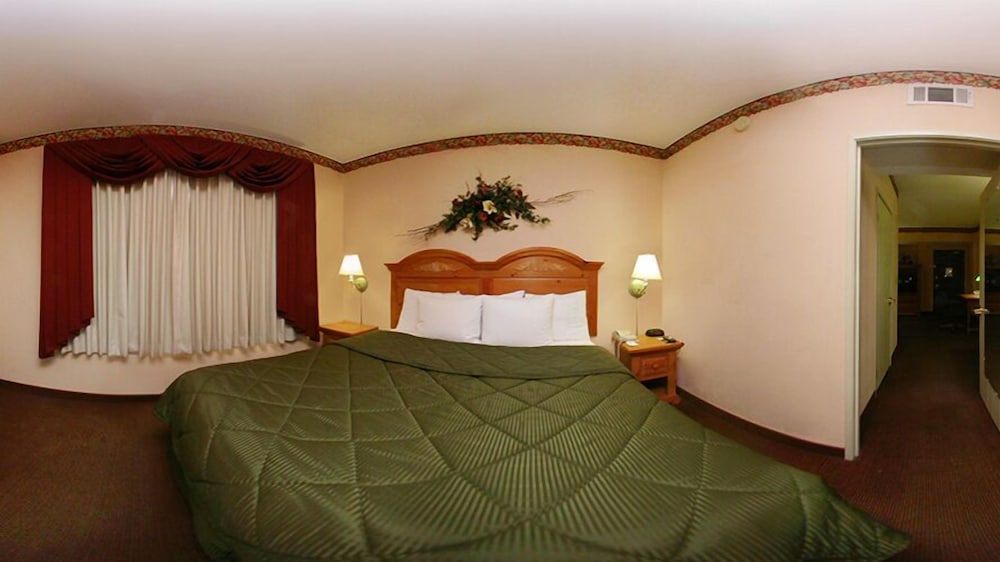 Quality Inn & Suites I-35 E-Walnut Hill 7/41