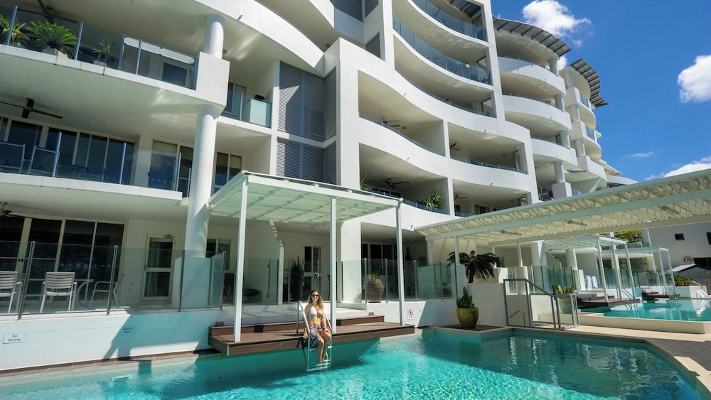 Waters Edge Apartments 6/50