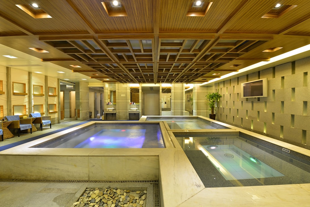 Luxemon Xinjiang Yindu Hotel 14/30