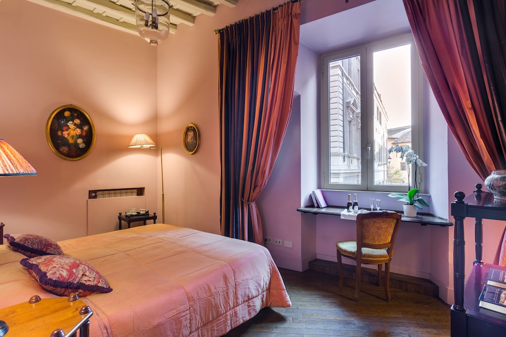 DELUXE, DOUBLE BED