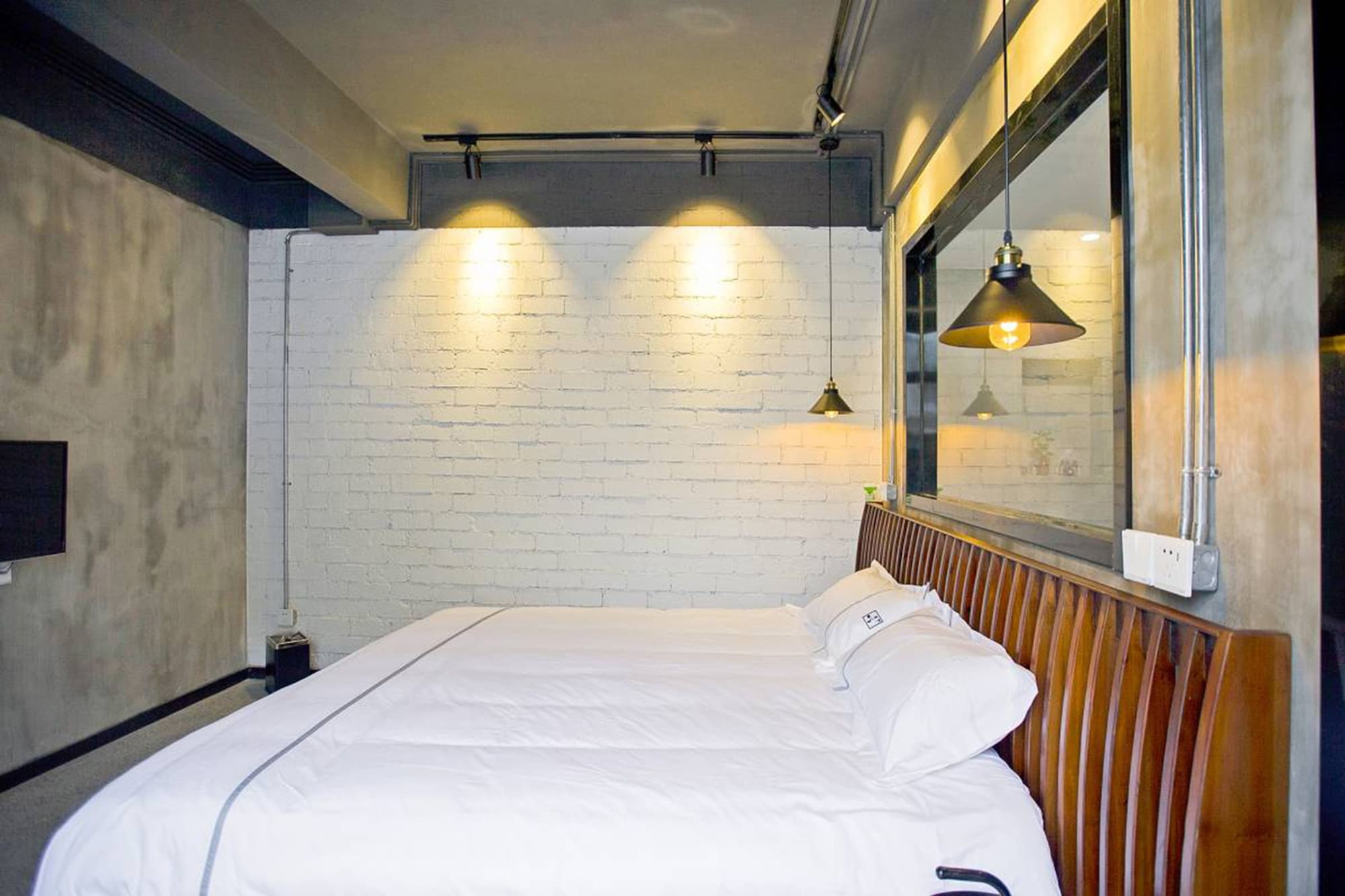 Lotus, Peak, King Bed, Queen Bed