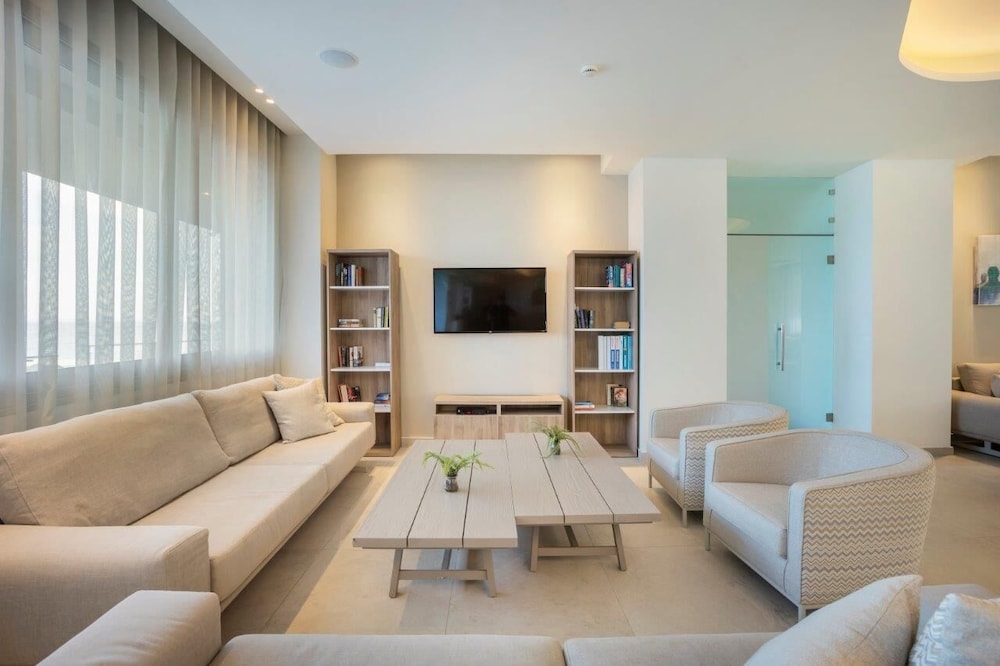 Ammon Zeus Luxury Beach Hotel 33/51